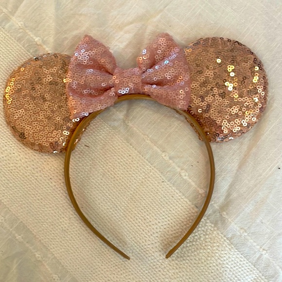 Disney Mickey Ears Blush Sequin - Picture 1 of 4